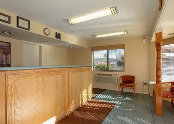 Budget Inn hotel thumbnail 6