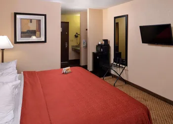Quality Inn Appleton West hotel thumbnail 8