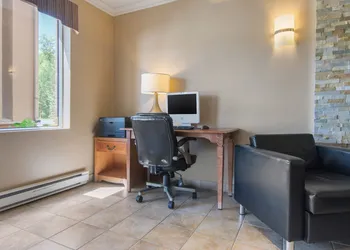 Comfort Inn & Suites Shawinigan hotel thumbnail 2