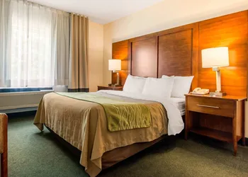 Comfort Inn & Suites Shawinigan hotel thumbnail 7