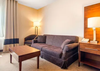 Comfort Inn & Suites Shawinigan hotel thumbnail 8