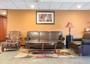 Quality Inn Broken Arrow - Tulsa hotel thumbnail 2