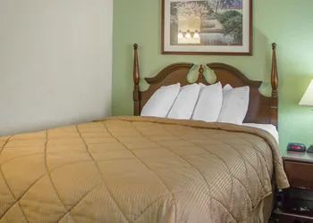 Quality Inn Broken Arrow - Tulsa hotel thumbnail 6