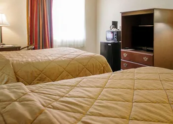 Quality Inn Broken Arrow - Tulsa hotel thumbnail 7