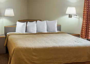 Quality Inn & Suites Greenfield I-70 hotel thumbnail 8