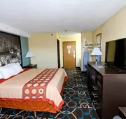 Super 8 by Wyndham Kansas City hotel detail image 5
