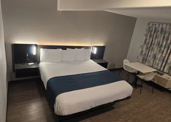 Motel 6 Los Angeles, CA - Downtown hotel thumbnail 4