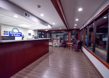 Days Inn & Suites by Wyndham Wisconsin Dells hotel thumbnail 5