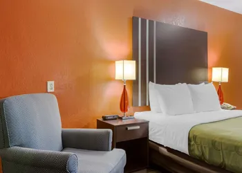 Quality Inn Columbus - East hotel thumbnail 8