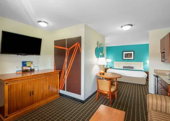 Howard Johnson Hotel & Suites by Wyndham St. George hotel thumbnail 7