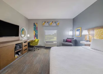 Hampton Inn & Suites Brenham hotel thumbnail 6