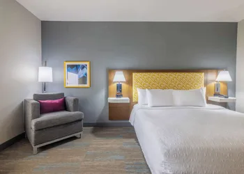Hampton Inn & Suites Brenham hotel thumbnail 7