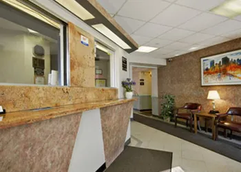 Super 8 by Wyndham Long Island City LGA Hotel hotel thumbnail 8