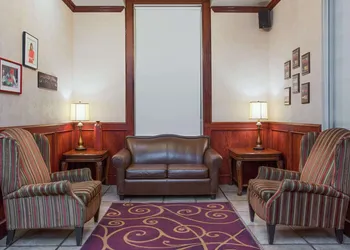 Ramada by Wyndham Red Deer Hotel and Suites hotel thumbnail 2