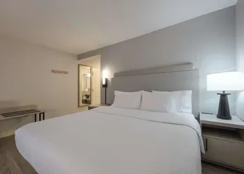 Hampton Inn & Suites by Hilton Moncton hotel thumbnail 8