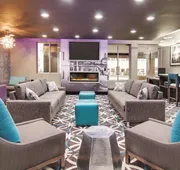La Quinta Inn & Suites by Wyndham Cleveland Airport West hotel detail image 3
