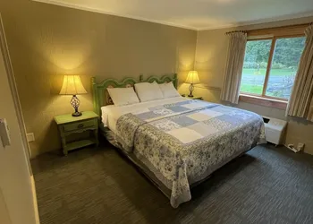 Northern Lights Lodge hotel thumbnail 3