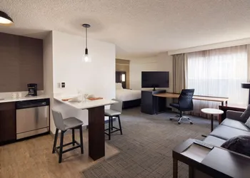 Sonesta ES Suites Fresno hotel thumbnail 5