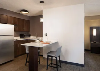 Sonesta ES Suites Fresno hotel thumbnail 6