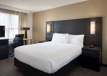 Sonesta ES Suites Fresno hotel thumbnail 8