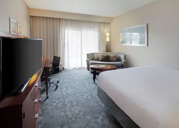 Courtyard by Marriott Addison Midway hotel thumbnail 7