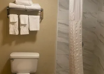 Comfort Inn & Suites Phoenix North / Deer Valley hotel thumbnail 5