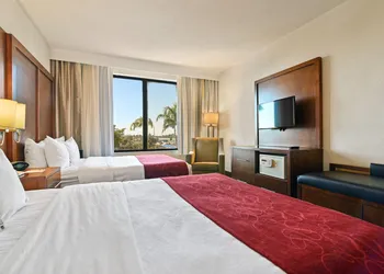 Comfort Suites Miami - Kendall hotel thumbnail 8