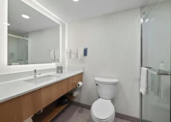 Fairfield Inn & Suites by Marriott Oakland Hayward hotel thumbnail 5
