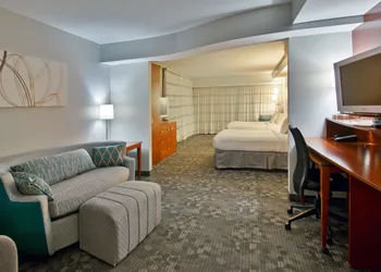 Courtyard by Marriott Clarksville hotel thumbnail 3