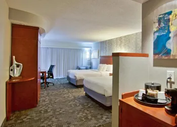 Courtyard by Marriott Clarksville hotel thumbnail 7