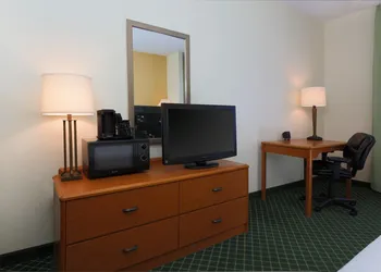 Comfort Inn & Suites Zanesville City Center hotel thumbnail 5