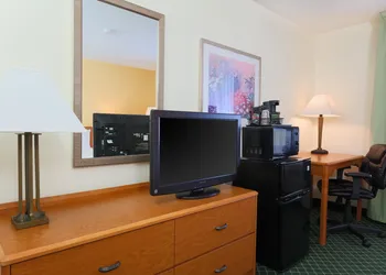 Comfort Inn & Suites Zanesville City Center hotel thumbnail 7