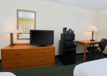 Comfort Inn & Suites Zanesville City Center hotel thumbnail 8