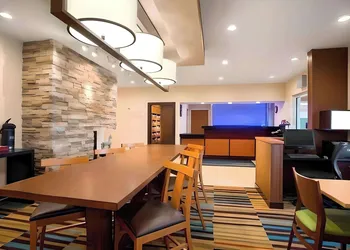 Dubuque Inn & Suites hotel thumbnail 3