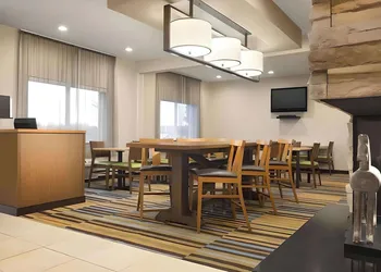 Dubuque Inn & Suites hotel thumbnail 4