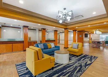 Comfort Inn & Suites Akron South hotel thumbnail 4