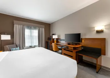 Comfort Inn & Suites Akron South hotel thumbnail 7