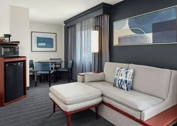 Courtyard by Marriott La Crosse hotel thumbnail 8