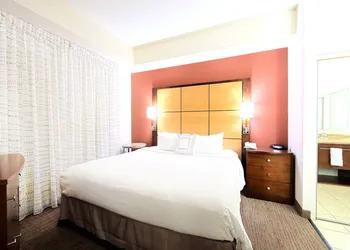 Residence Inn Marriott Airport hotel thumbnail 4