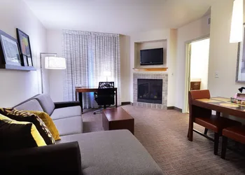 Residence Inn Marriott Airport hotel thumbnail 6