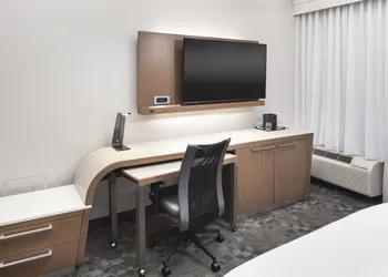 Courtyard by Marriott Pensacola hotel thumbnail 5
