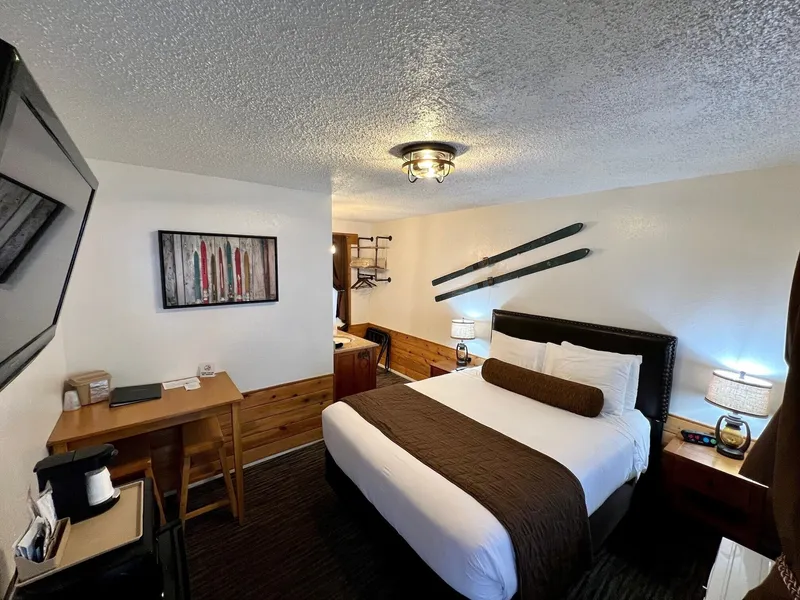 Shasta Inn hotel detail image 6