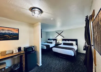 Shasta Inn hotel thumbnail 8