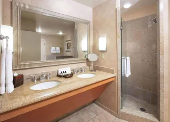 The Platinum Hotel hotel thumbnail 6