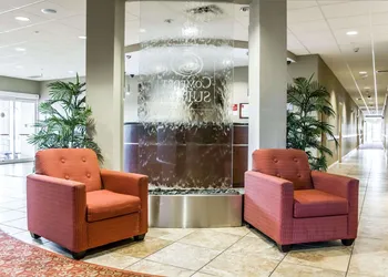 Comfort Suites Palm Bay - Melbourne hotel thumbnail 5