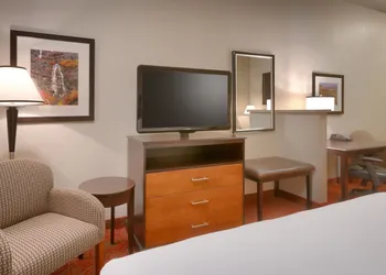 Holiday Inn Express & Suites Orem-North Provo by IHG hotel thumbnail 4