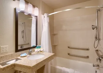 Holiday Inn Express & Suites Orem-North Provo by IHG hotel thumbnail 5