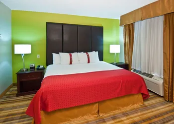 Holiday Inn Vicksburg by IHG hotel thumbnail 5