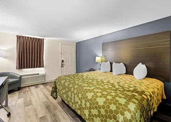 Econo Lodge Kingsport East hotel thumbnail 4