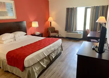 Ramada by Wyndham Newark/Wilmington hotel thumbnail 8